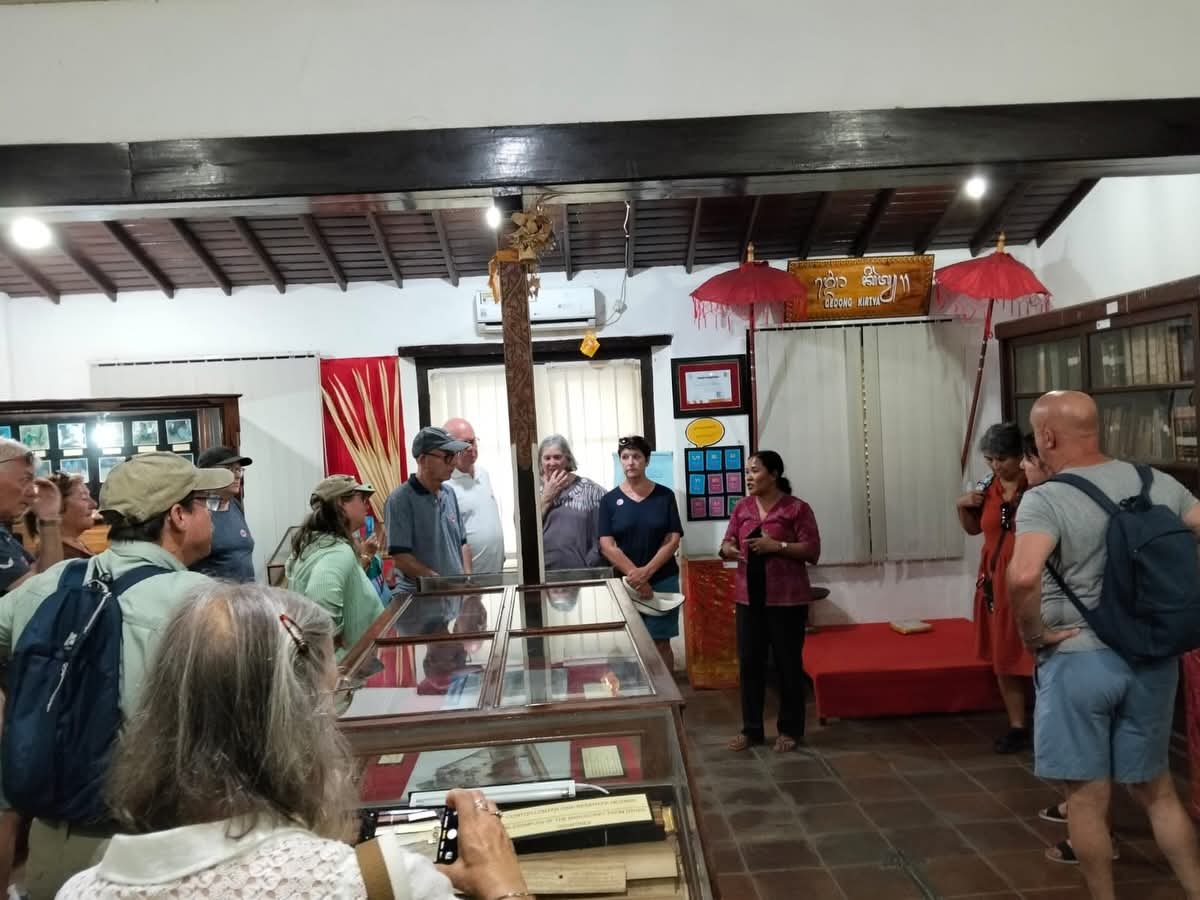 Museum Gedong Kirtya, menerima puluhan Wisatawan Mancanegara dari Kapal pesiar mewah Celebrity Millennium